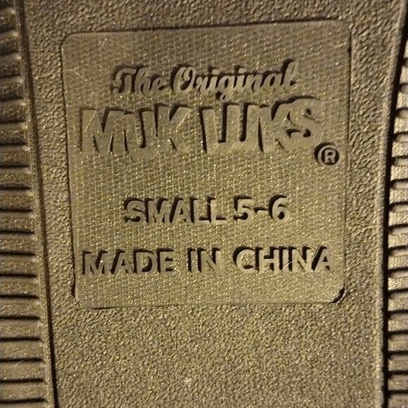 NWOT Original Muk Luks Black Fuzzy Furry Small Slides Size 5-6 - Picture 3 of 7